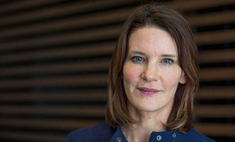 susie dent net worth